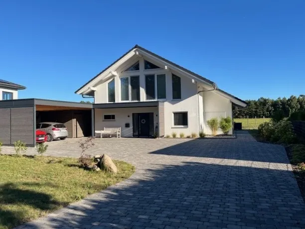 Exceptional detached house with unobstructed views in a prime location in Maschen-Horst