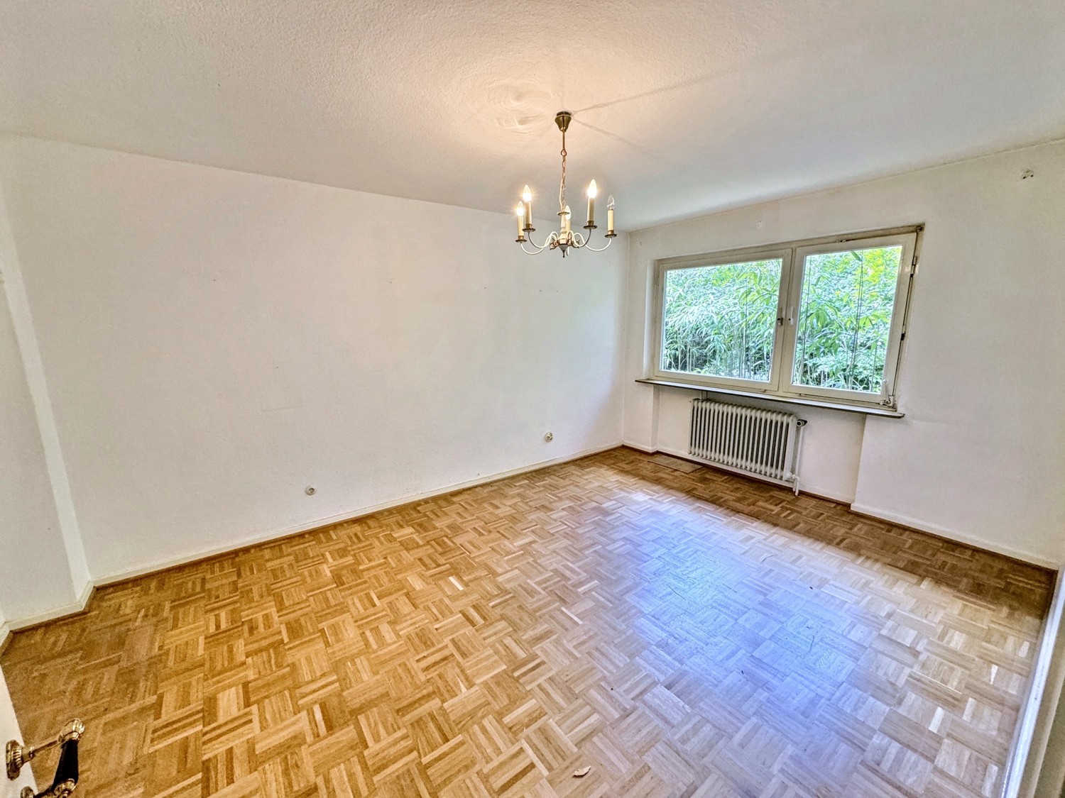 Schlafzimmer Wohnung rechts