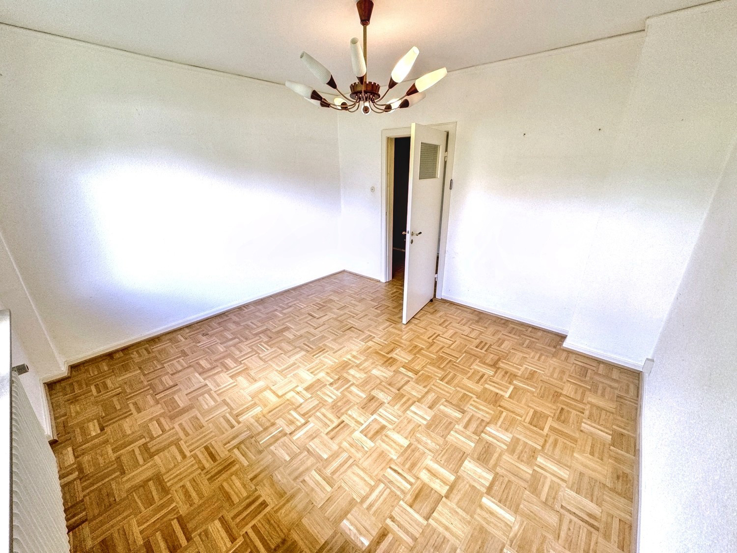 Kinderzimmer Wohnung links