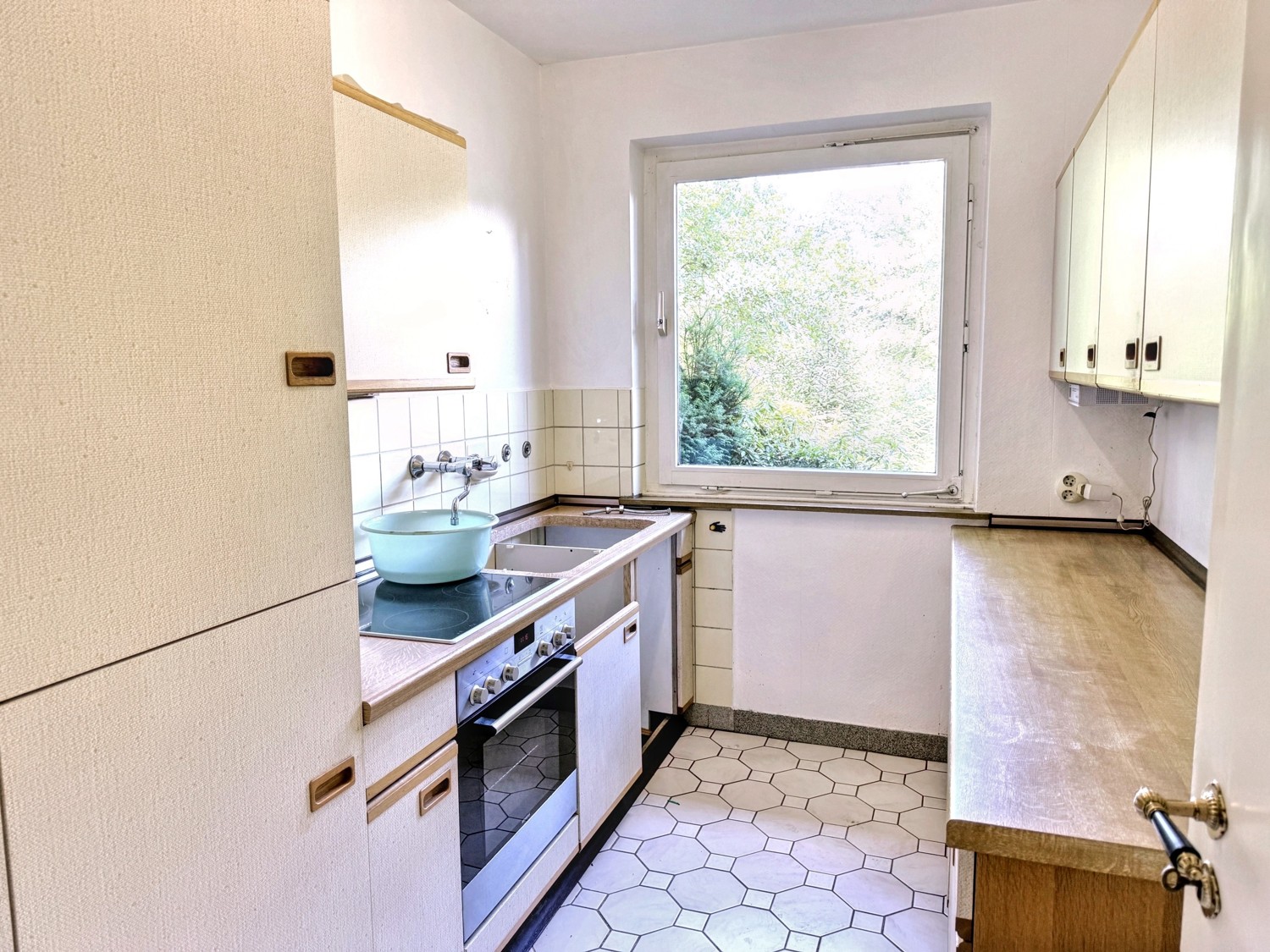 Küche Wohnung rechts