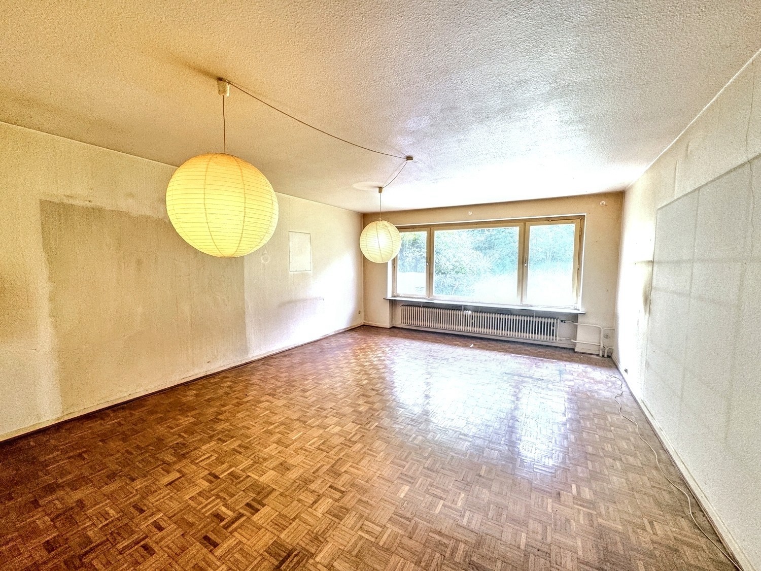 Wohnzimmer Wohnung links
