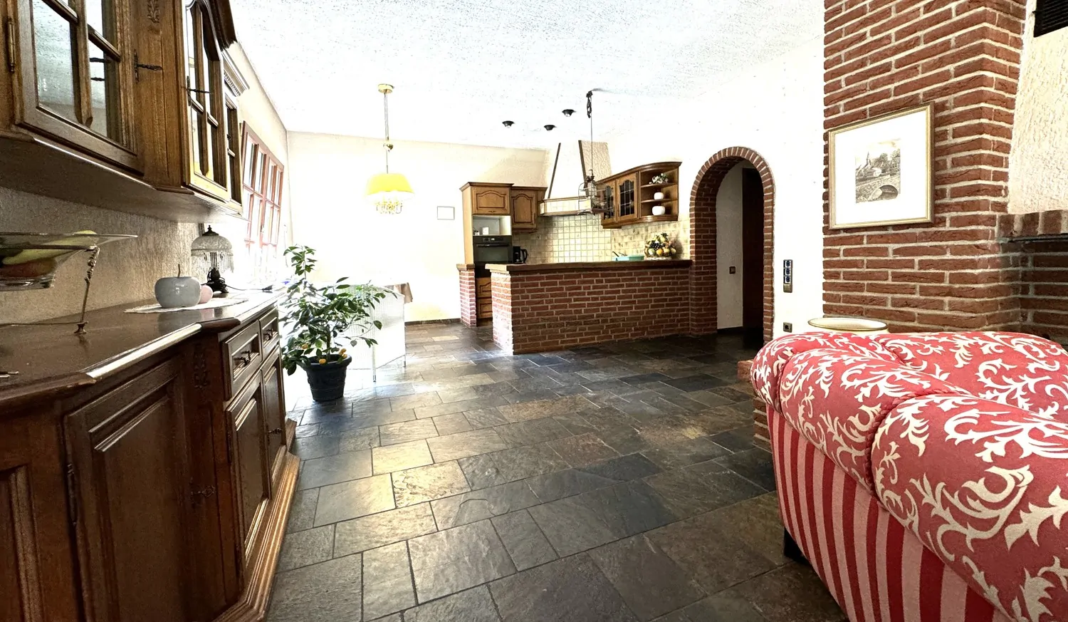 Wohnzimmer mit Blick zur offenen Küche Wohnung EG