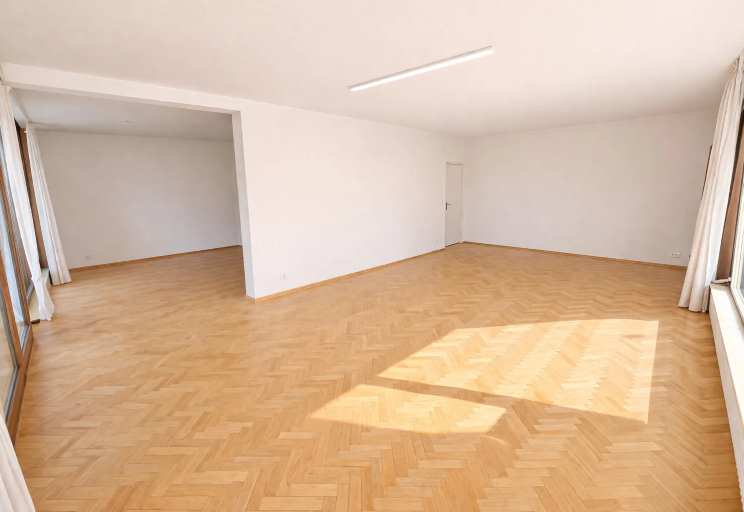 Wohnzimmer Ansicht 1 bearbeitet und geleert KI