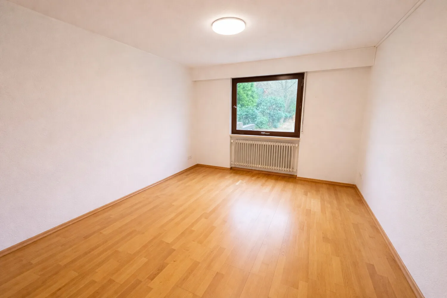 UG Zimmer Einliegerwohnung KI geleert