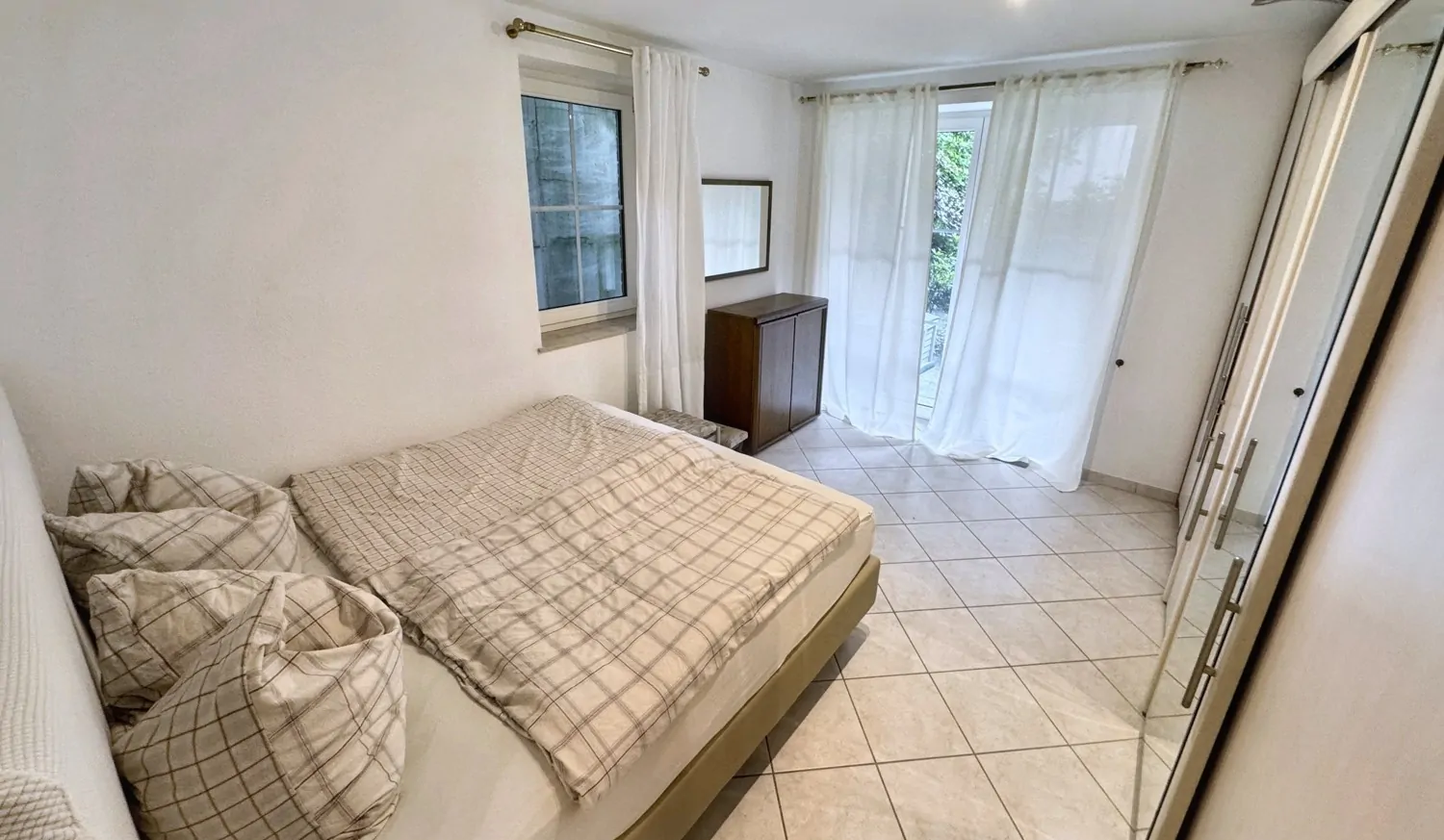 Schlafzimmer Ansicht 1