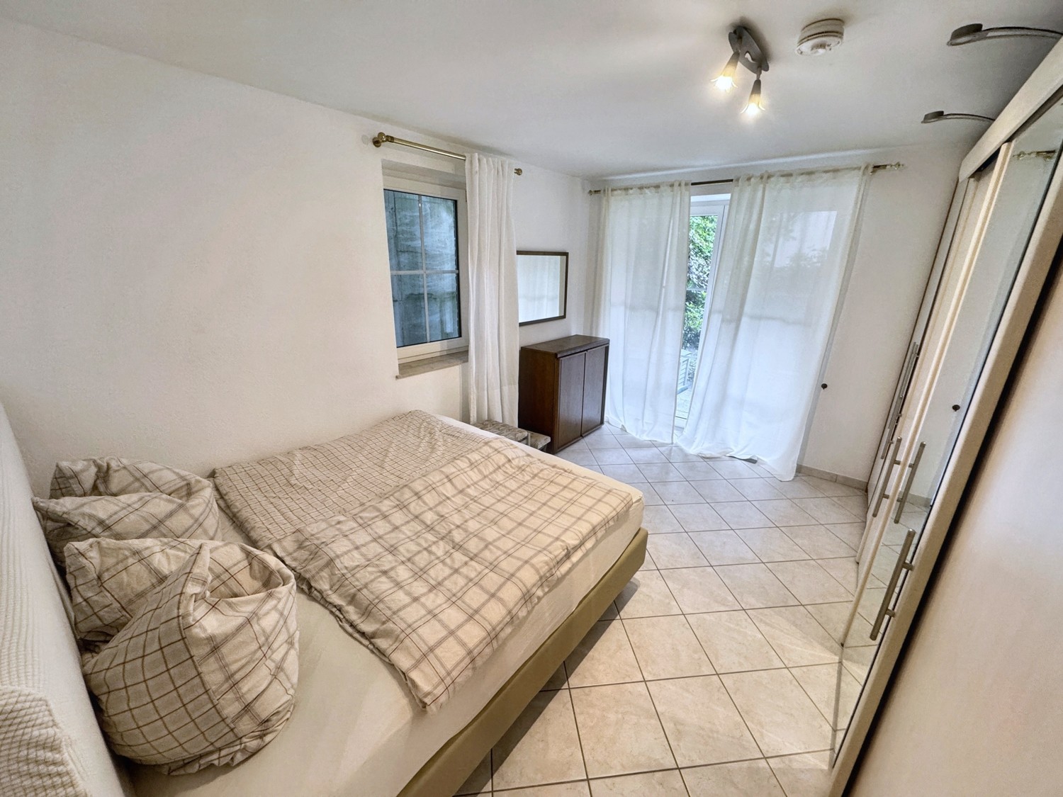 Schlafzimmer Ansicht 1