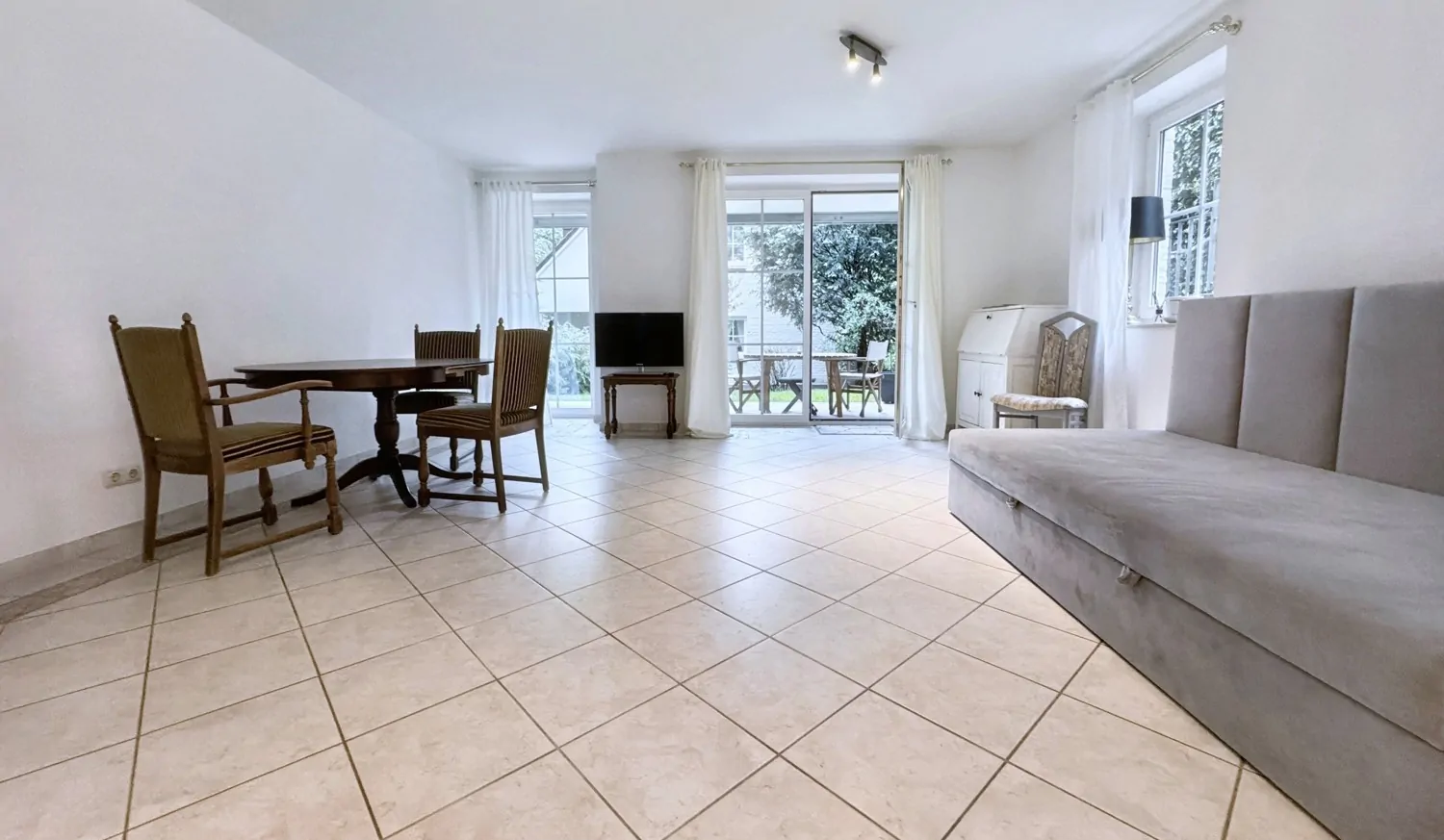 Wohnzimmer Ansicht 4