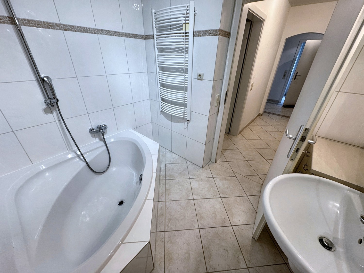 Badezimmer Ansicht 3
