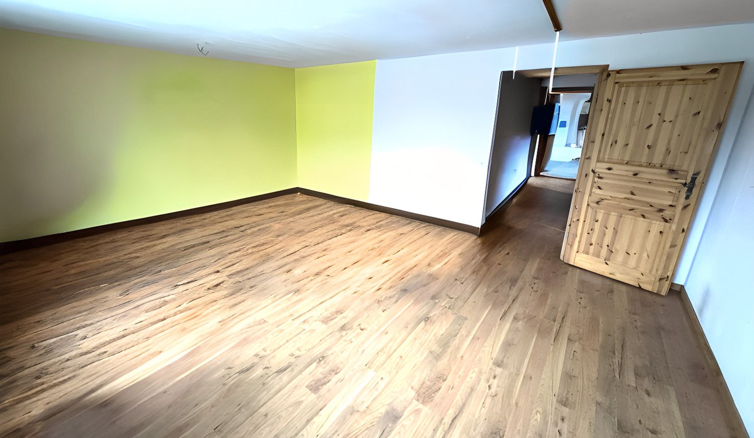 EG Wohnzimmer ohne Möbel KI