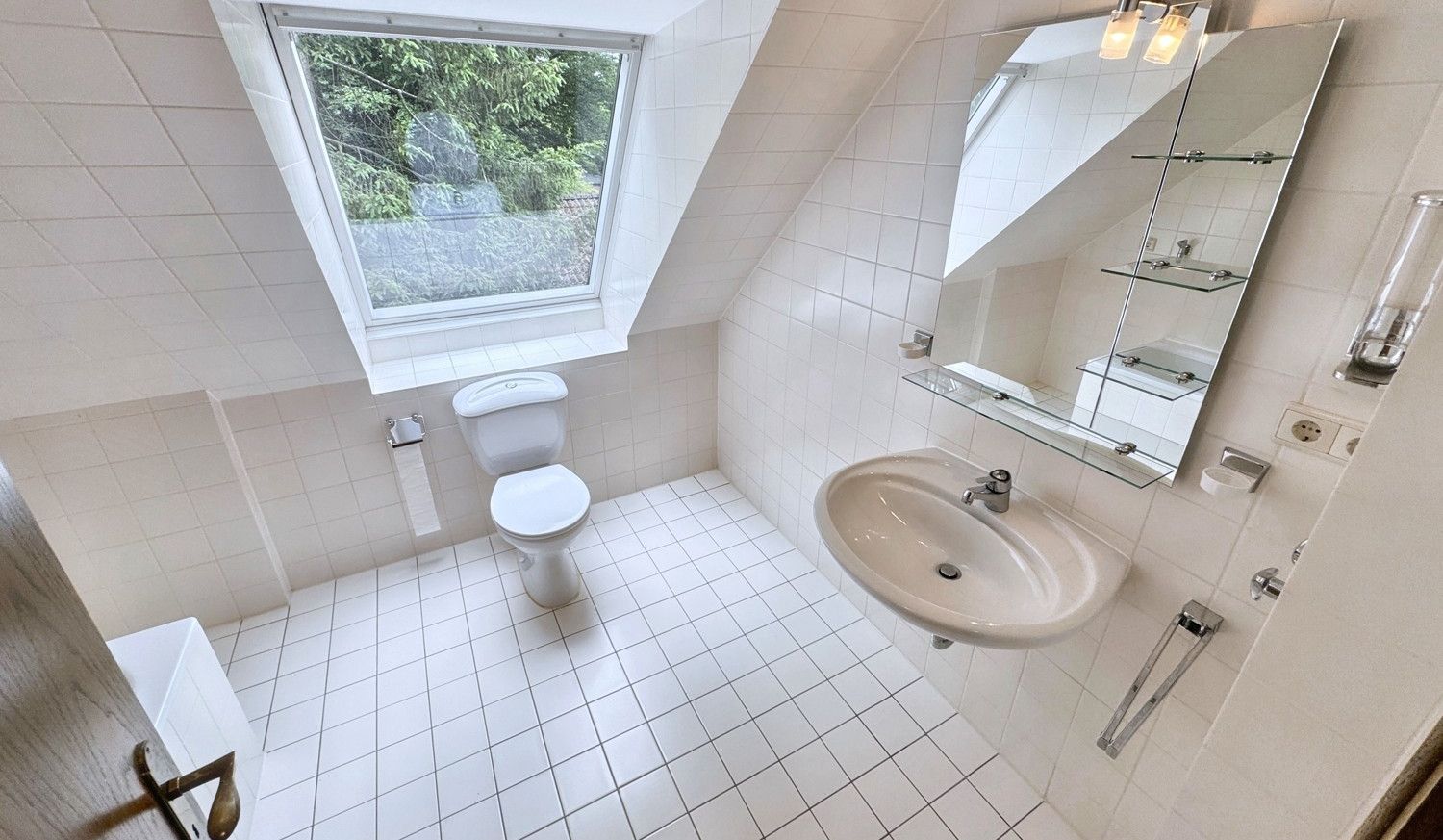 OG Badezimmer Einligerwohnung Ansicht 1