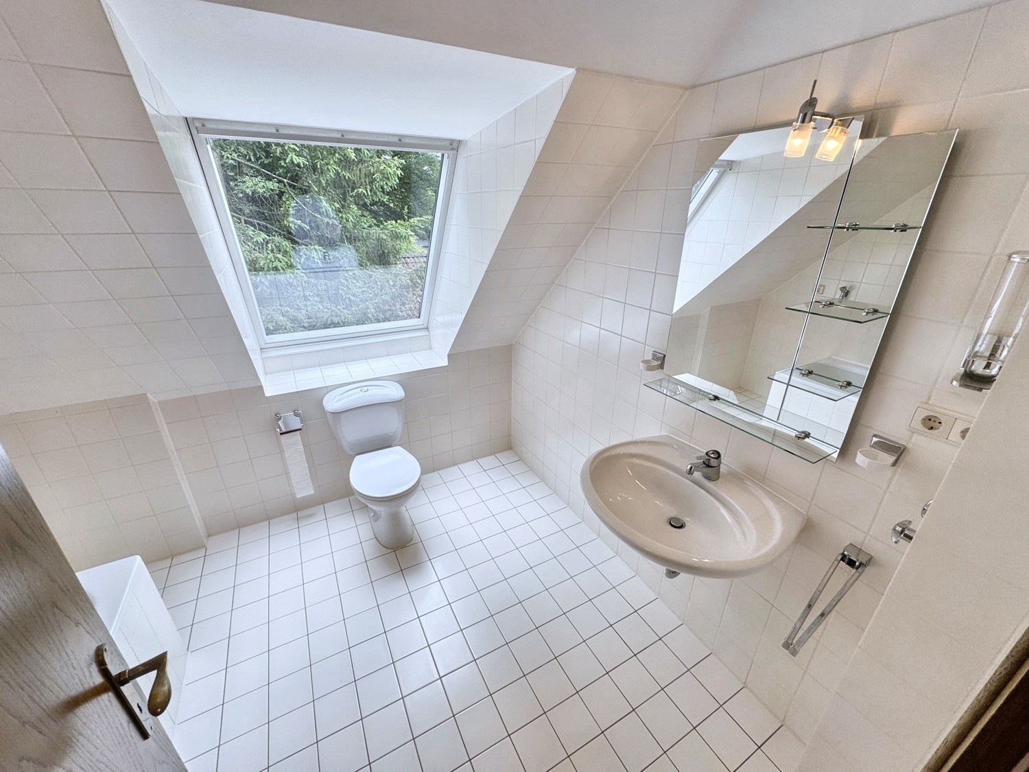 OG Badezimmer Einligerwohnung Ansicht 1