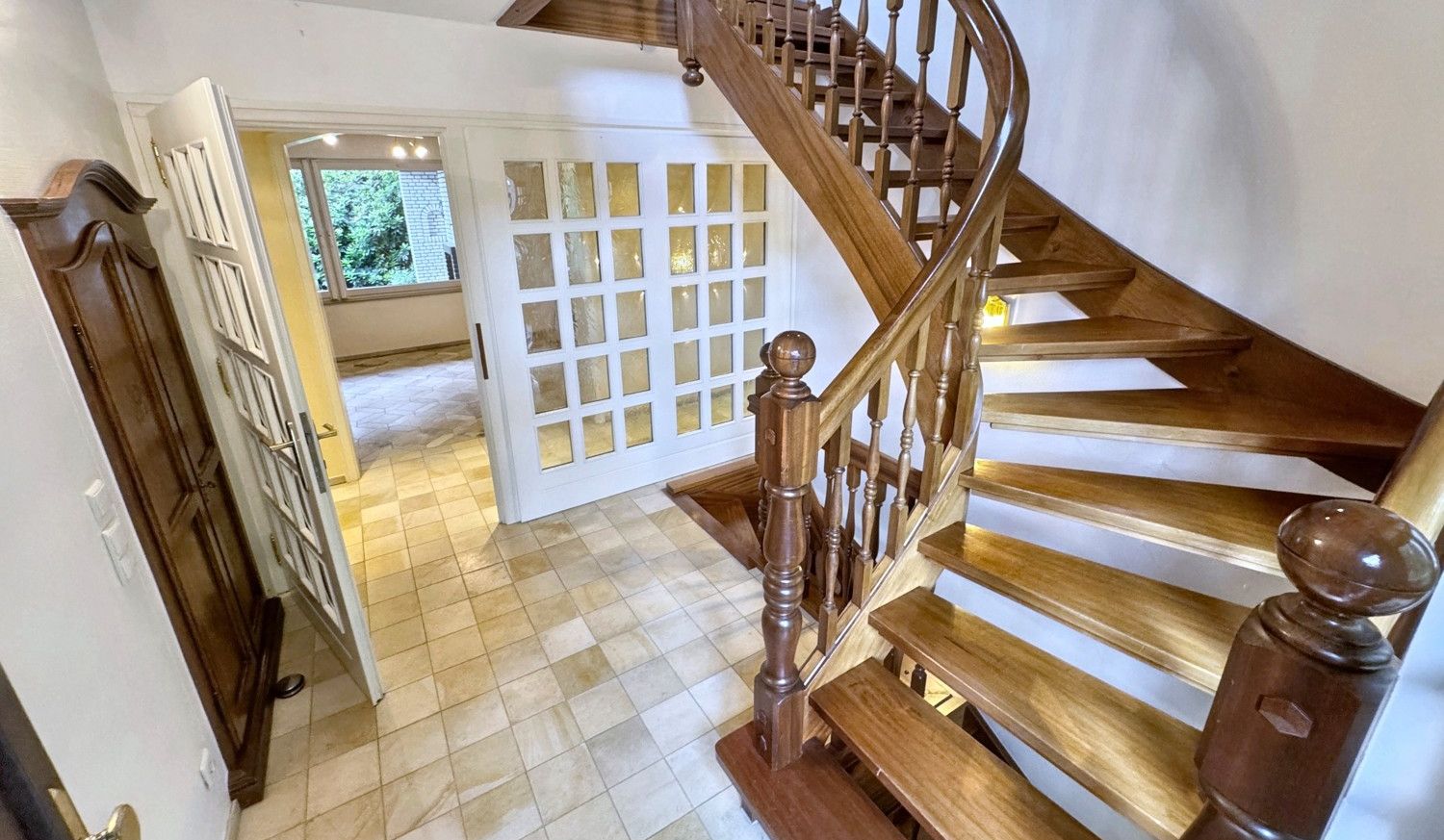 EG Treppenhaus  Ansicht 1