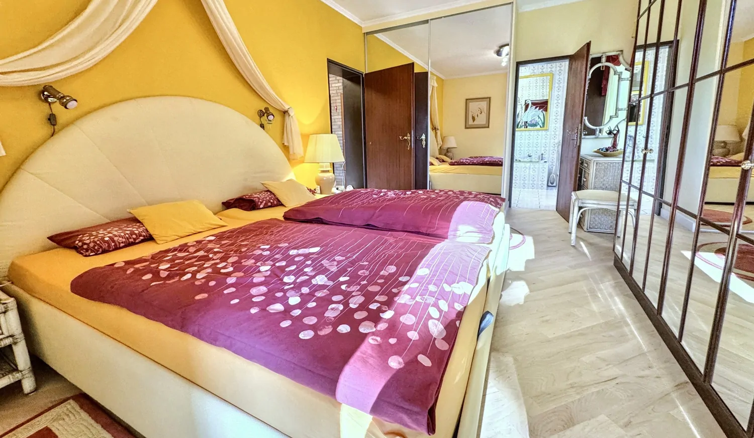 OG Schlafzimmer  Ansicht 1