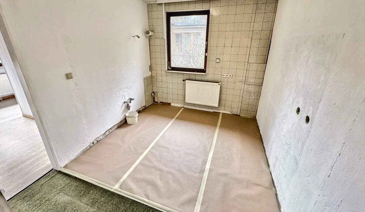 künftiges Badezimmer ehemals Küche Ansicht 1