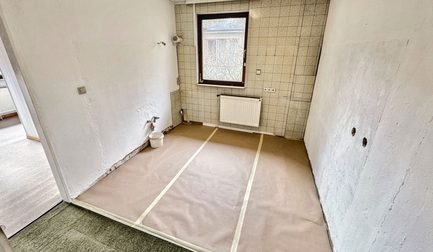 künftiges Badezimmer ehemals Küche Ansicht 1