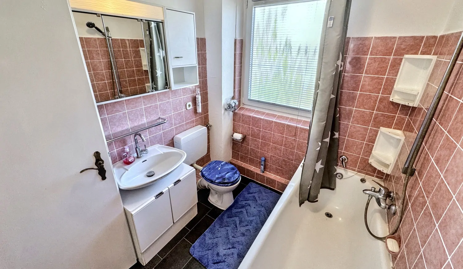 Badezimmer Ansicht 2