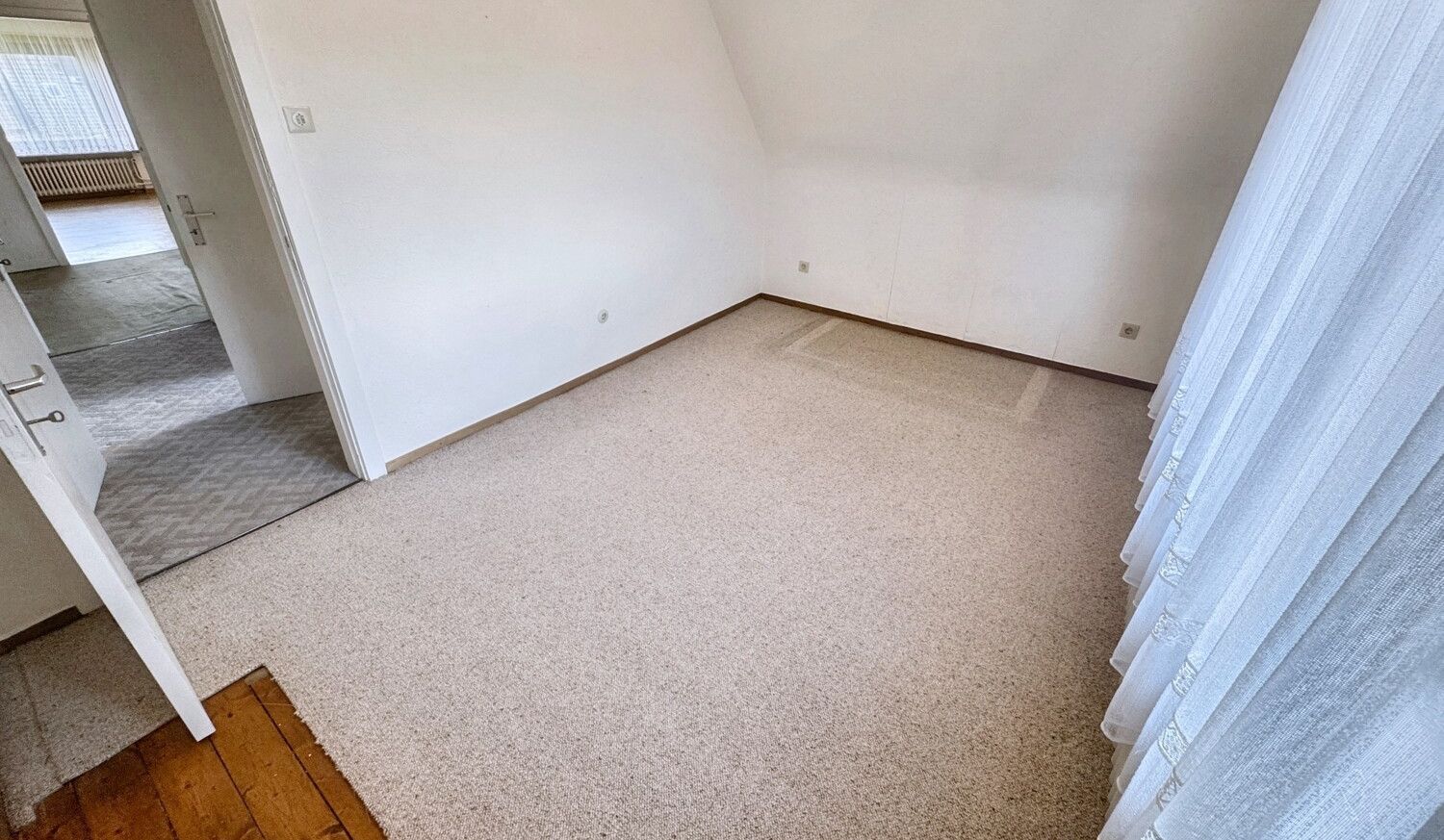 OG Schlafzimmer Ansicht 1