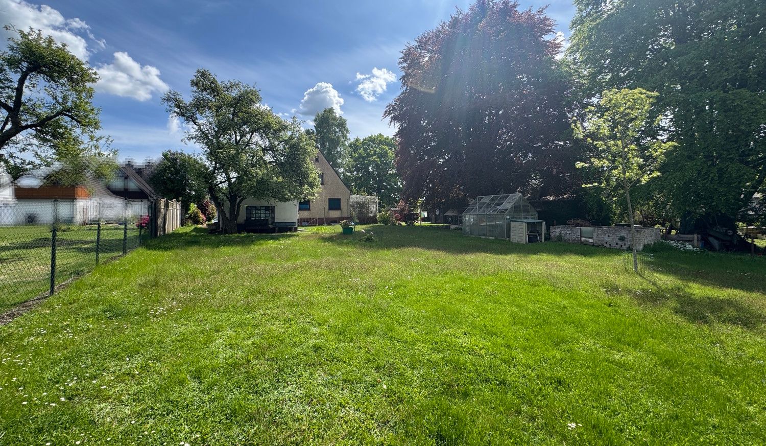 Garten und Rückansicht