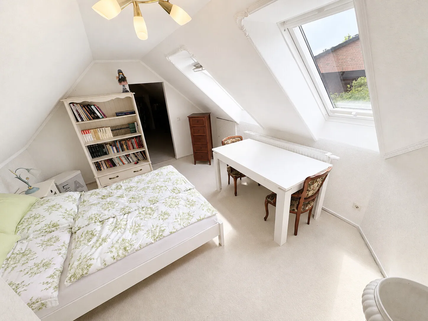 Dachgeschoss Schlafzimmer Ansicht 2