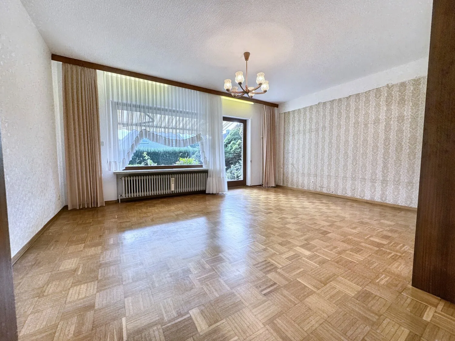 EG Wohnzimmer Ansicht 1