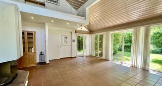 von_poll_real_estate_property_25038013_image_0