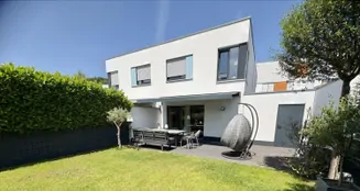 von_poll_real_estate_property_25038015_image_0