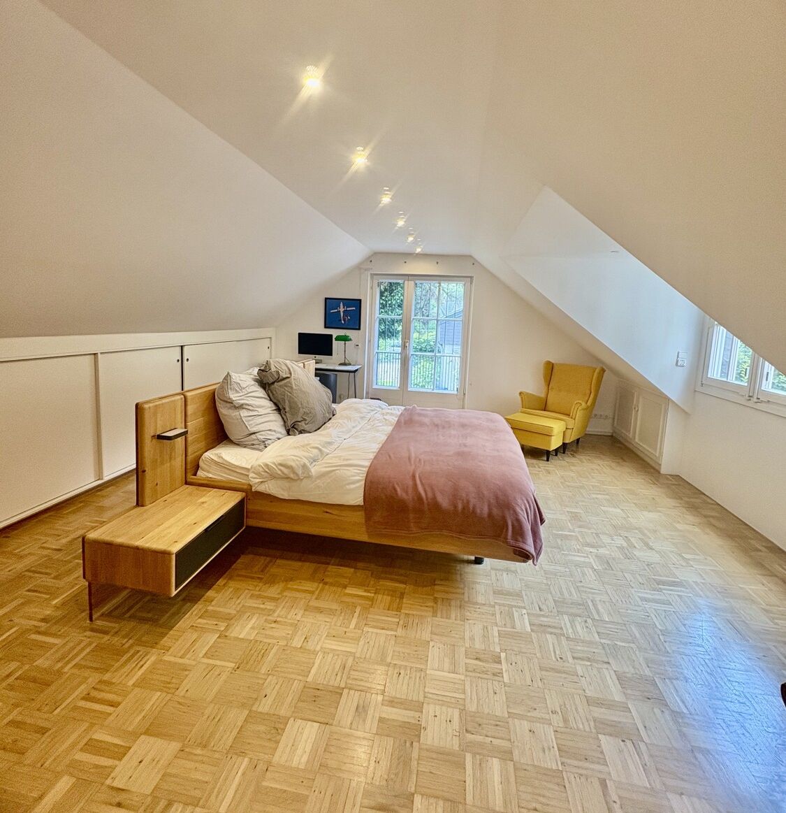 Schlafzimmer 1