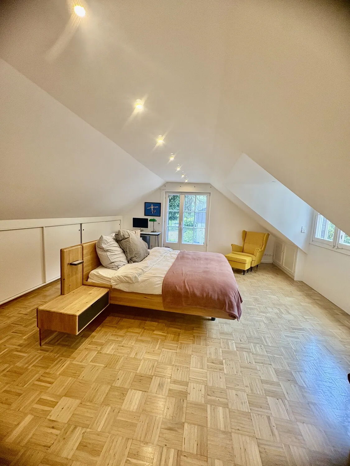 Schlafzimmer 1