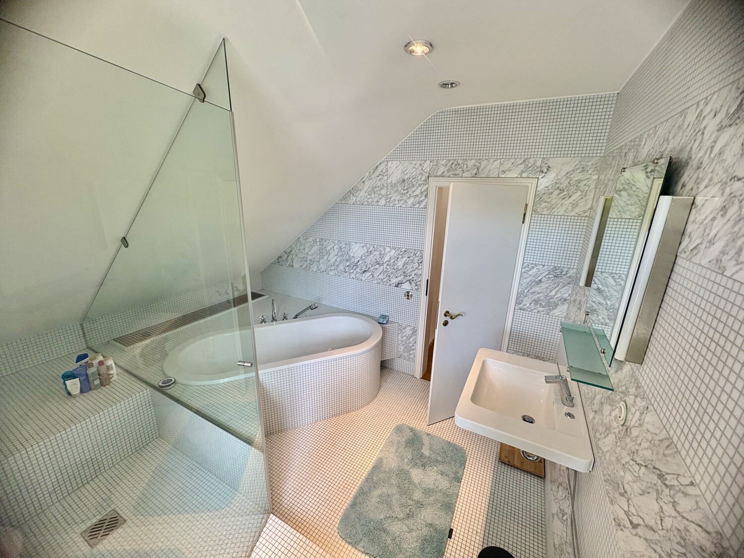 Badezimmer 1