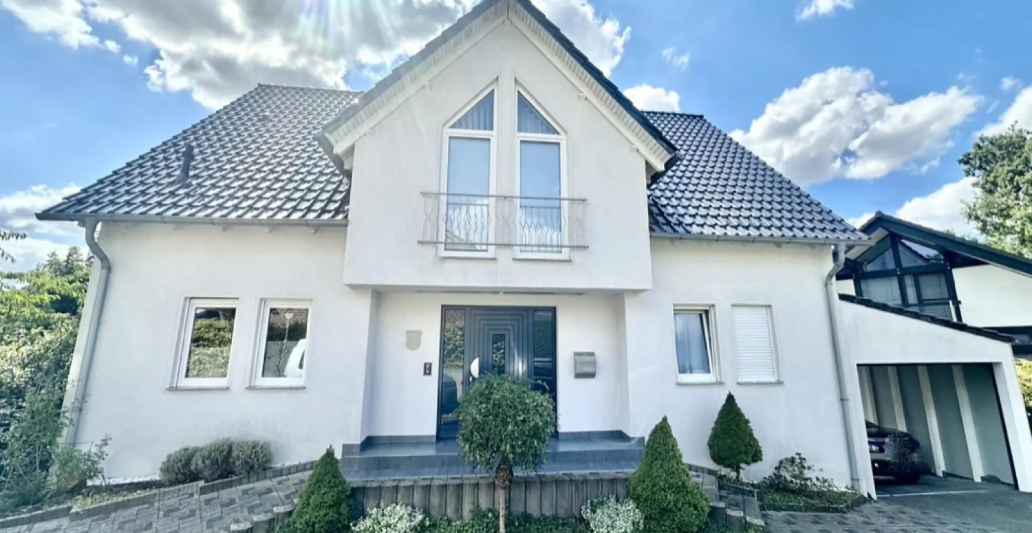 Exkluzív, különálló családi ház pihentető wellness oázissal!