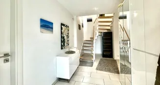 von_poll_real_estate_property_25038024_image_2