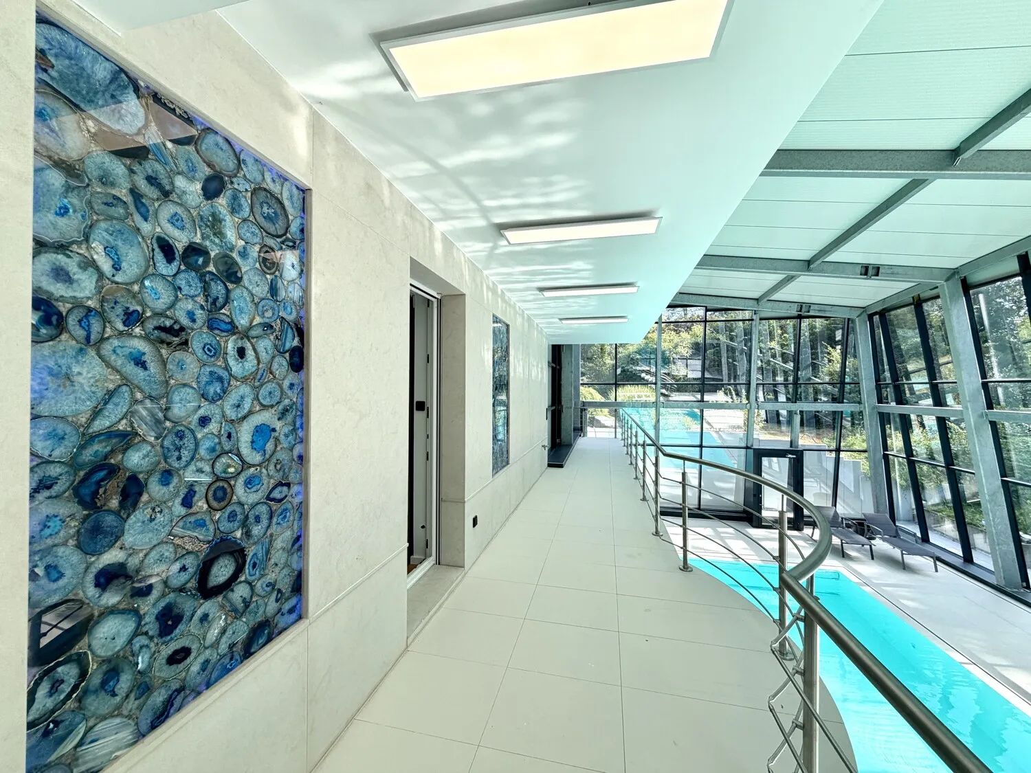 Schwimmhalle