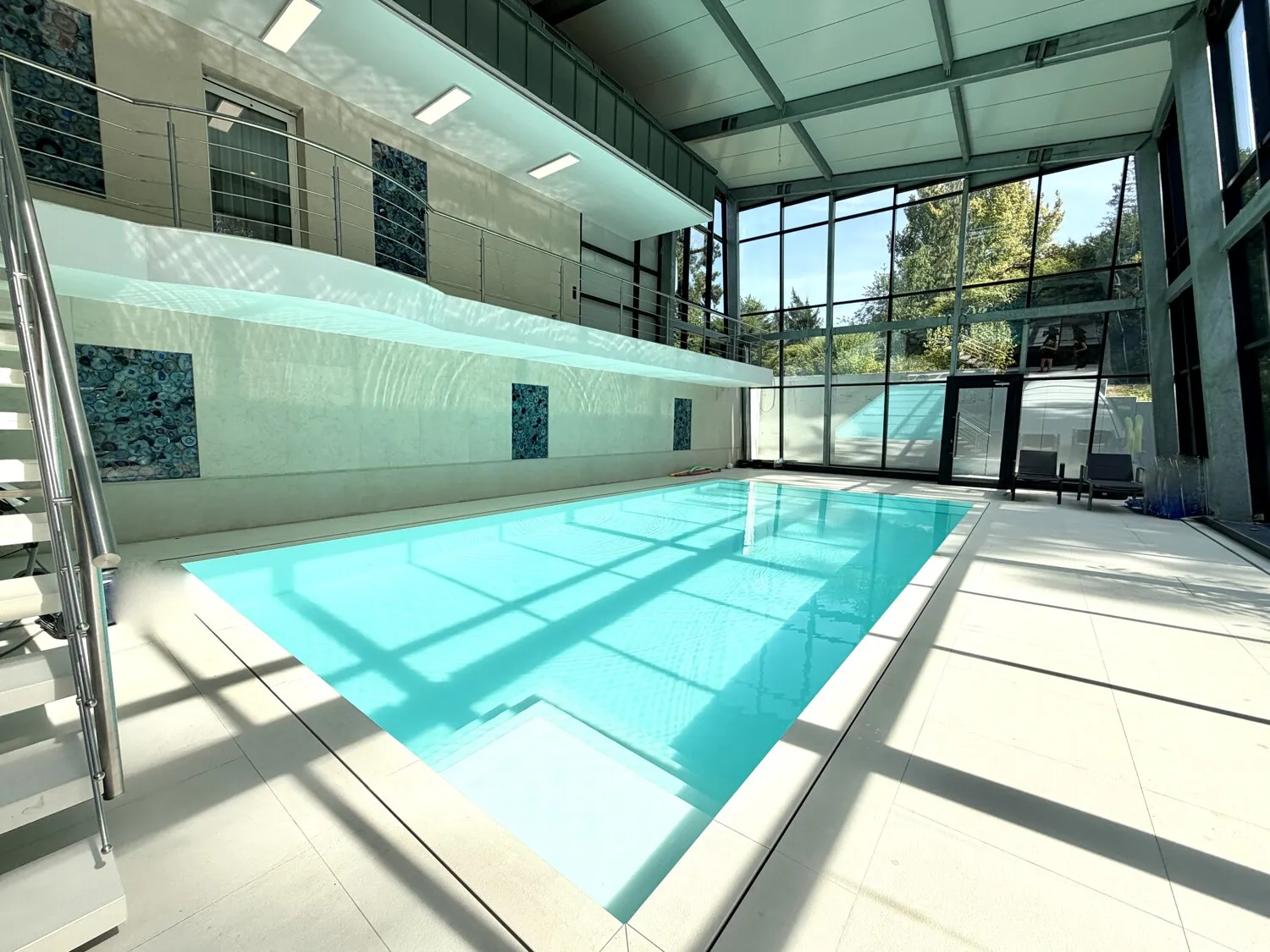 Schwimmhalle