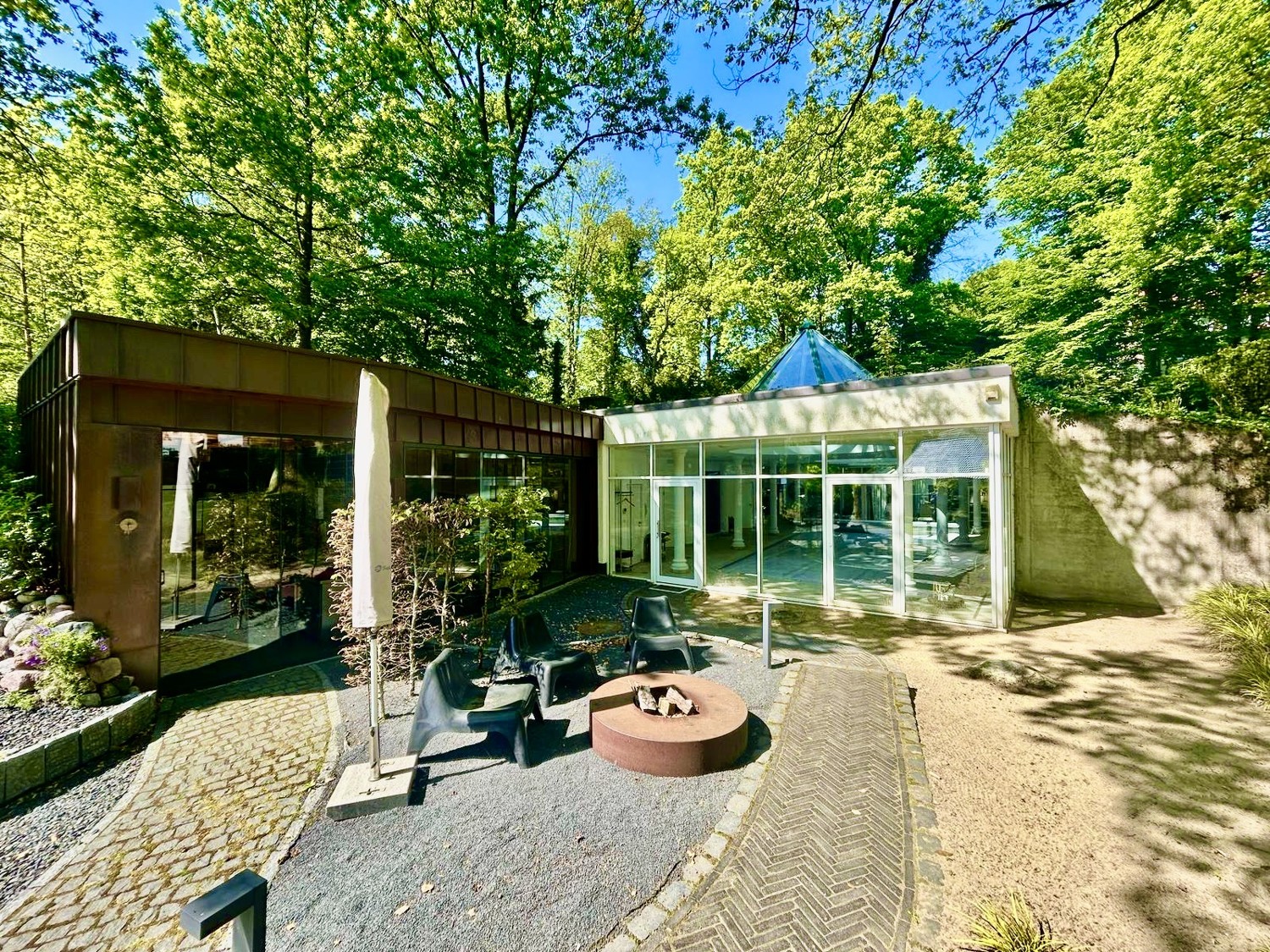 Schwimmhalle