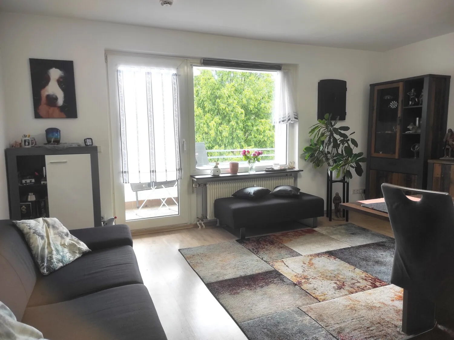 Wohnzimmer mit Sofa