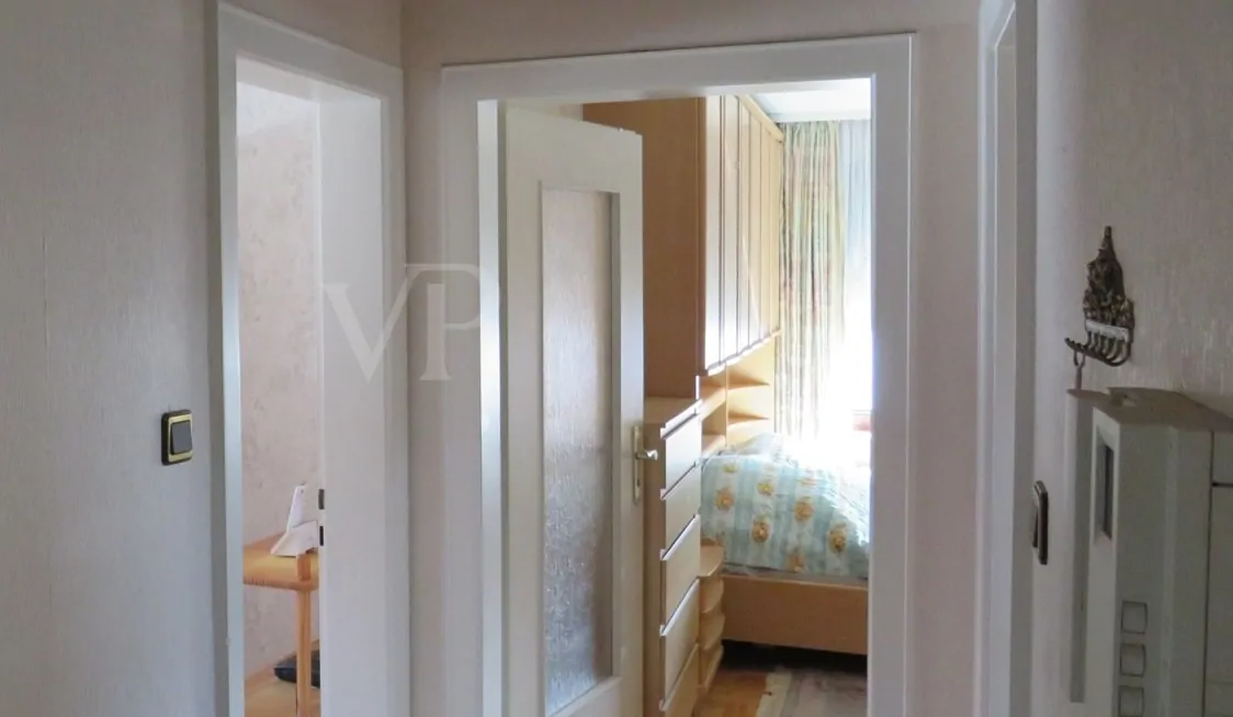 Flur mit Blick in die Zimmer