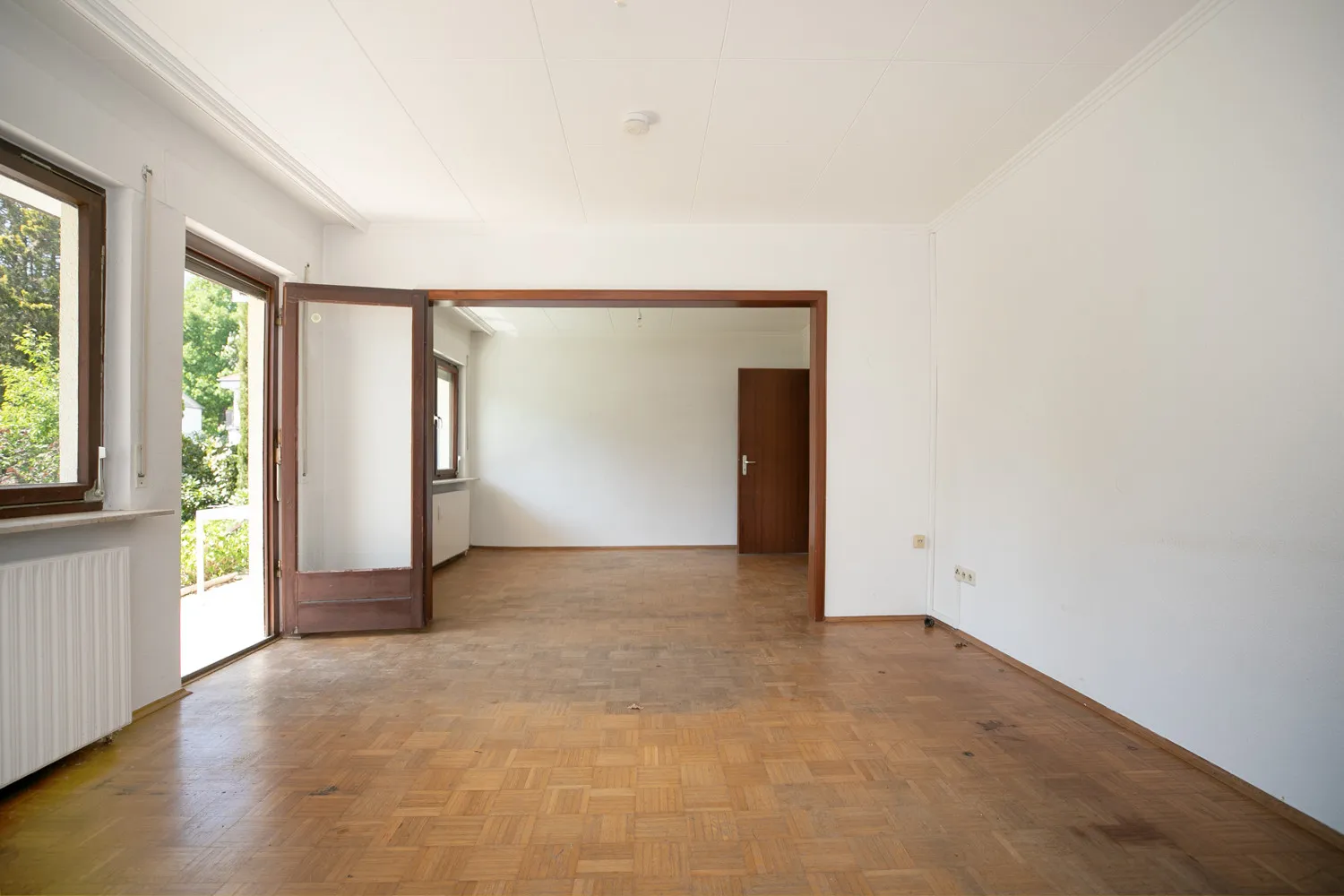 Prime villa location: Detached house on a large southwest-facing plot in Dreieich-Buchschlag