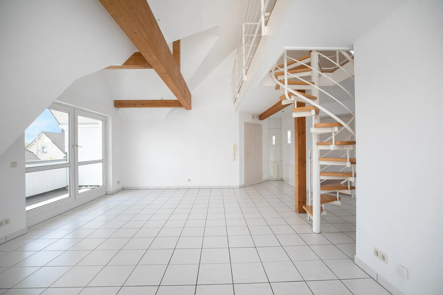 Attractive maisonette with gallery and sunny balcony