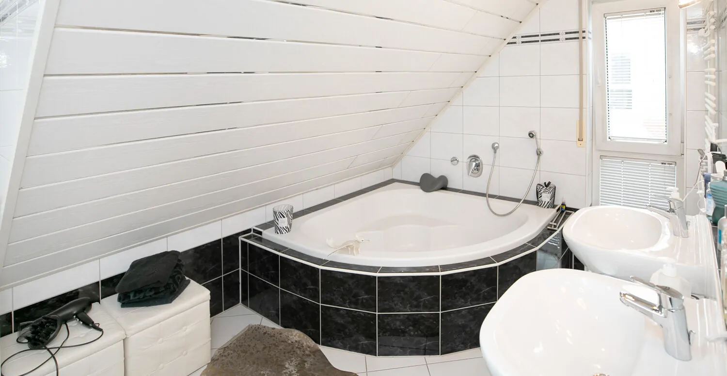 Badezimmer Ansicht I-OG