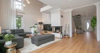 von_poll_real_estate_property_24004050_image_0