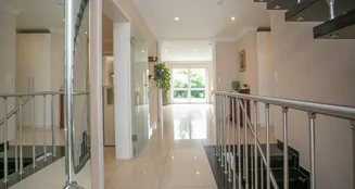 von_poll_real_estate_property_24004050_image_2