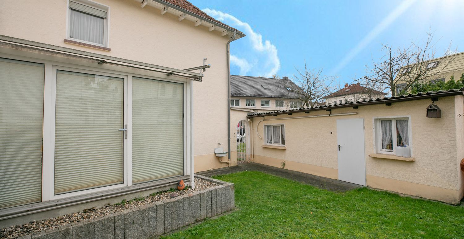 Wintergarten und Garage