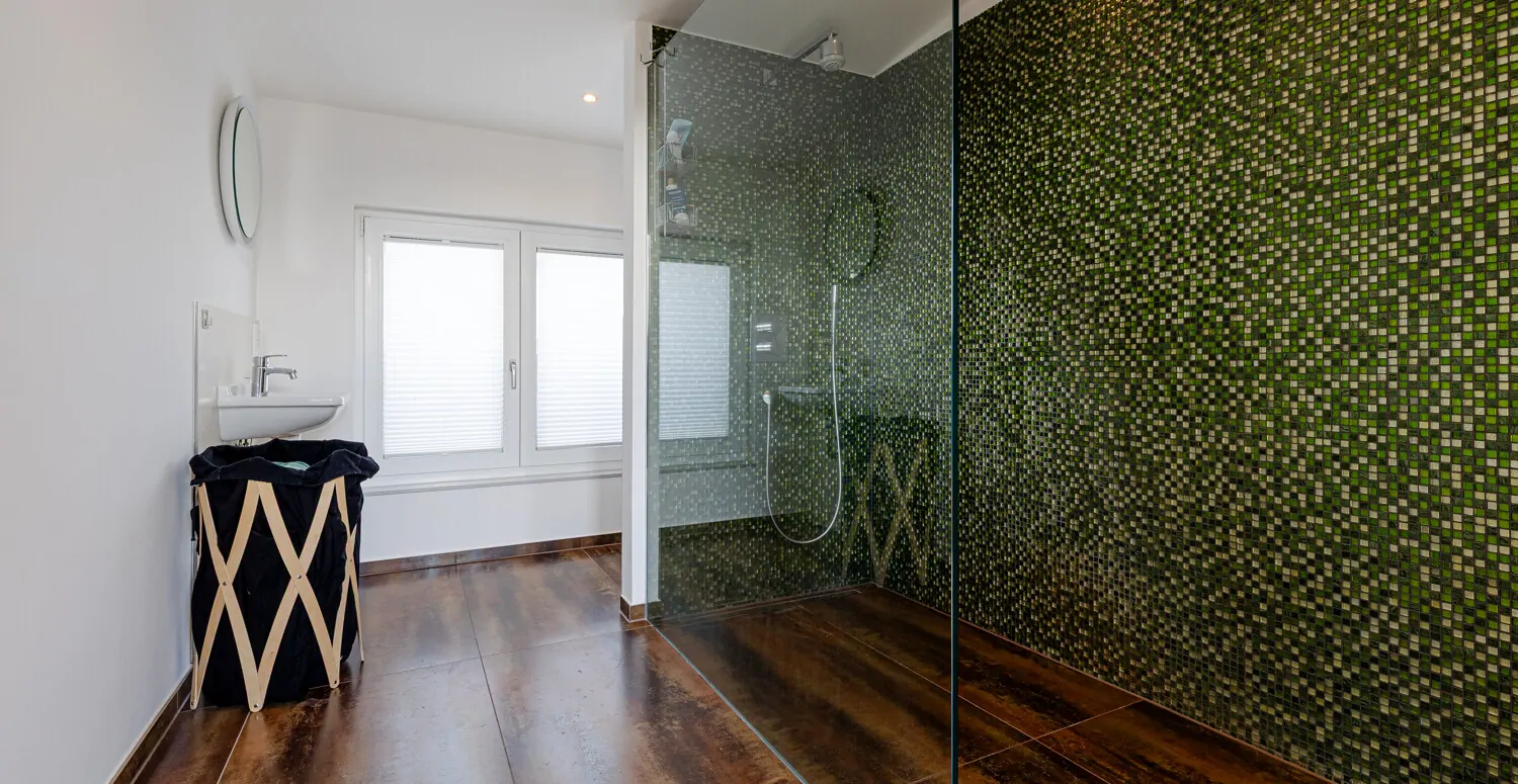 Badezimmer- Dachgeschoss