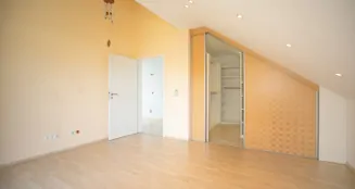 von_poll_real_estate_property_25004053_image_9