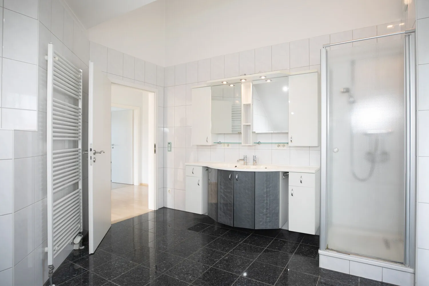 Badezimmer DG