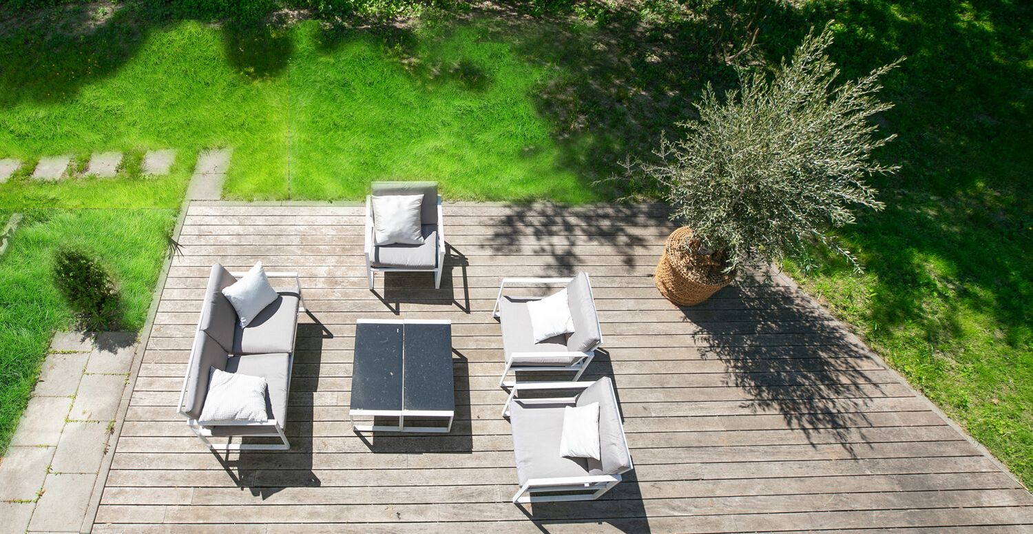 Blick auf die Gartenterrasse
