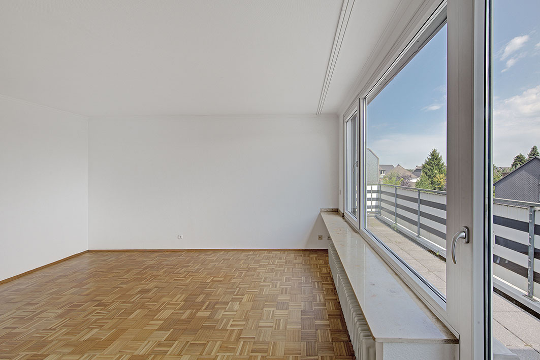 Wohnraum mit Balkon