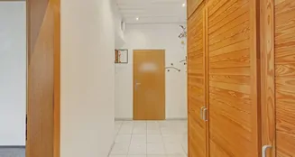 von_poll_real_estate_property_25075054_image_1