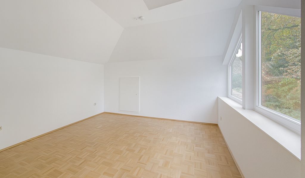 Schlafzimmer links