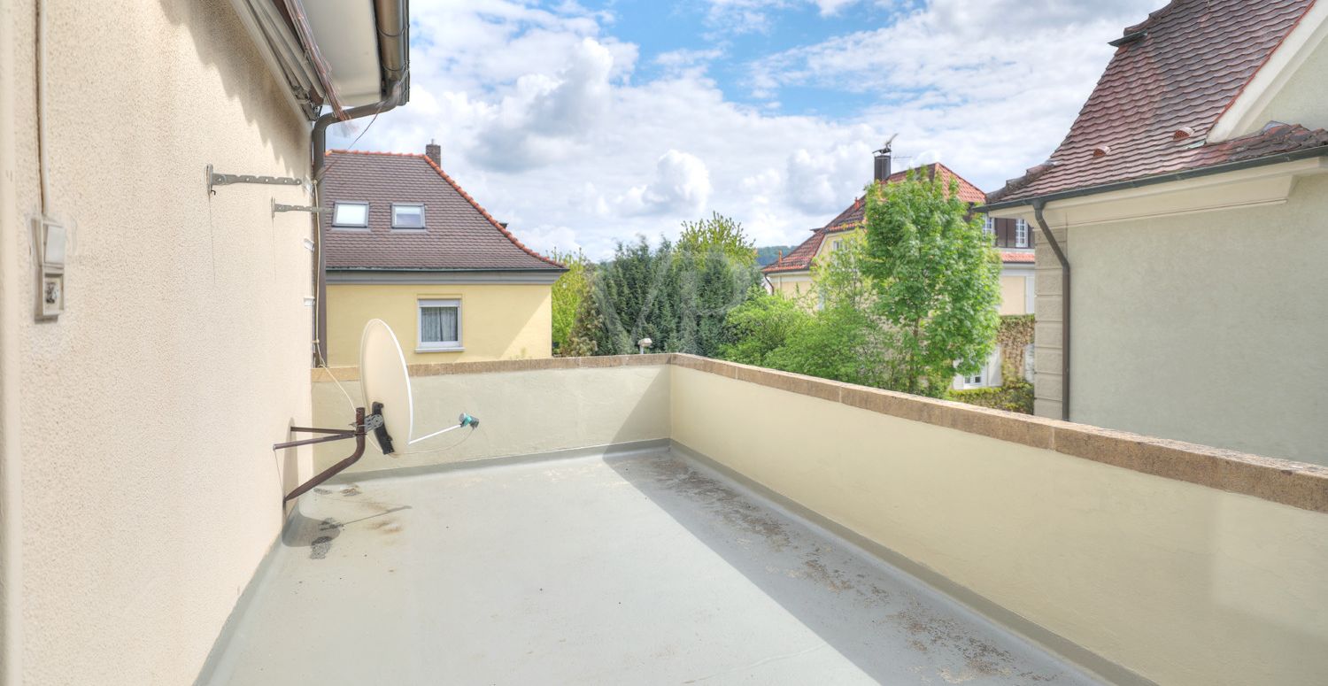 Großer Balkon OG